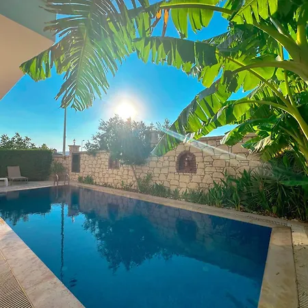 Villa Evalacati - Harnup- Detached House With Private Pool And Garden Alacati
