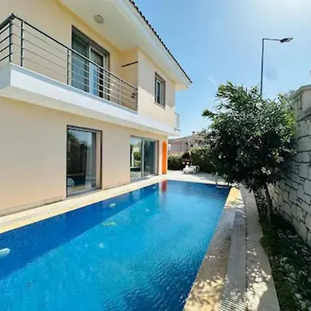 Evalacati - Harnup- Summer Breeze With Private Pool And Garden